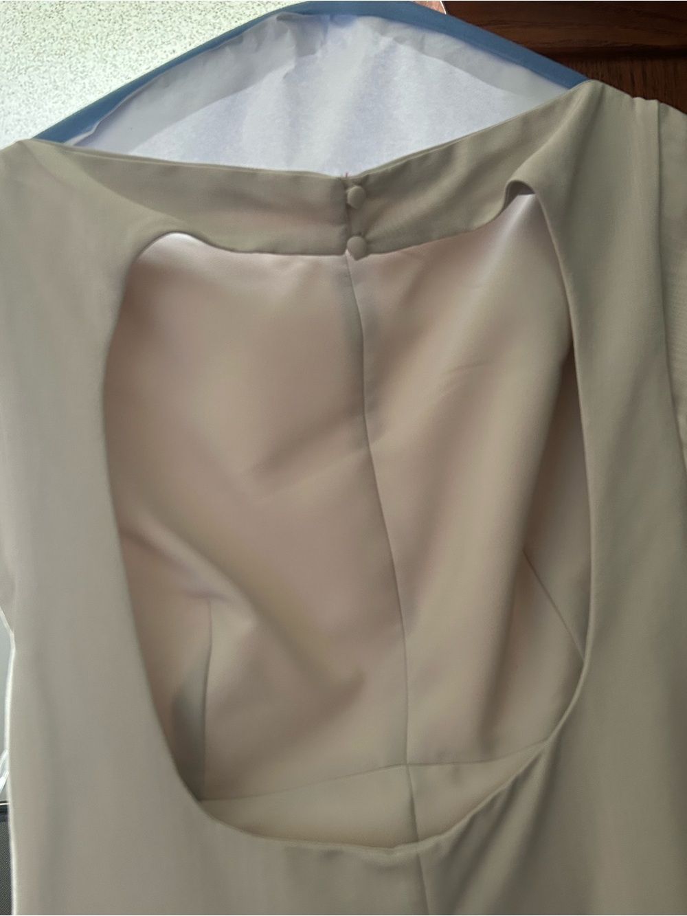 House of CB ‘Debutante’ Backless Midi Dress – French Dove (M) - Picture 6 of 8